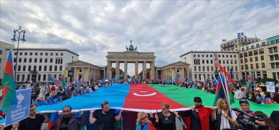 Azerbaijanis Living In Germany Hold Peaceful Protest
