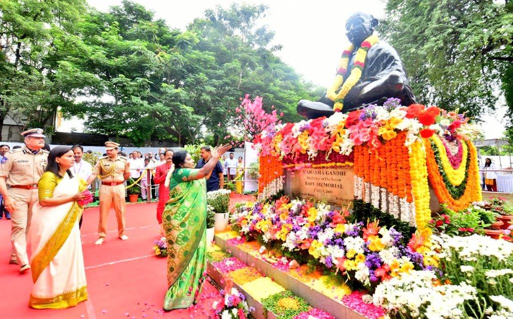 Telangana Governor Pays Tributes At Hyderabad’S Bapu Ghat