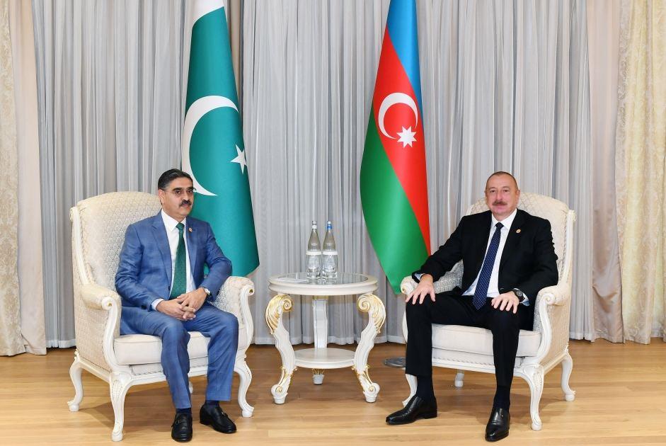 President Ilham Aliyev Meets Сaretaker PM Of Pakistan In Tashkent (PHOTO)