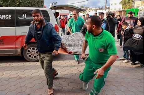 مدير مستشفى العودة: استشهاد 3 أطباء وإصابة عدد من الطاقم الطبي