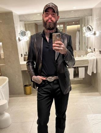Post Malone Gives Surprise Performance Inside New Zealand Bar Post Malone Gives Surprise Performance Inside New Zealand Bar