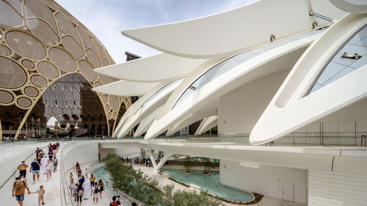 Santiago Calatrava designs 'falcon in flight' pavilion for UAE at Dubai Expo