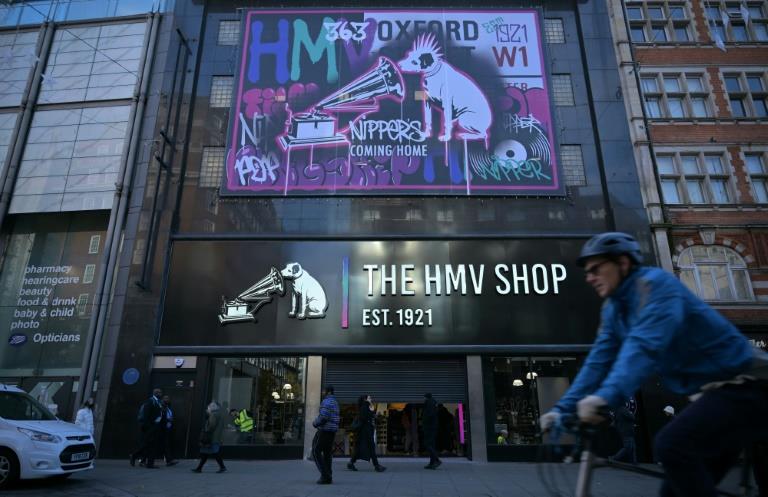 HMV reopening raises revival hopes for London s Oxford Street