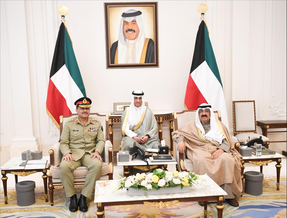 Kuwait Crown Prince Receives Pakistani Officials