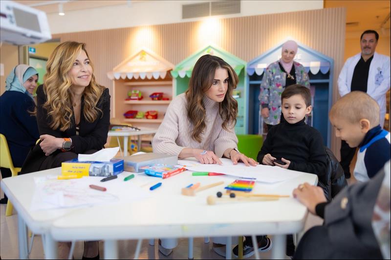 Queen Rania Visits Child Cancer Patients From Gaza At King Hussein Cancer Centre