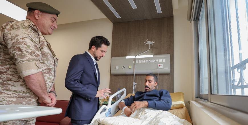 Crown Prince Visits Injured Personnel Of Jordanian Field Hospital In Gaza