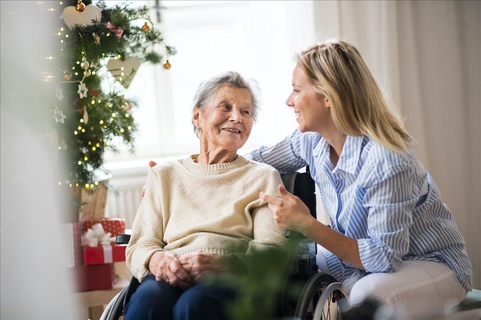 4 Tips To Help Your Loved One With Dementia Enjoy The Festive Season