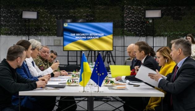 Ukrainian Defense Officials, EU Diplomats Discuss Package Of Security Guarantees For Ukraine