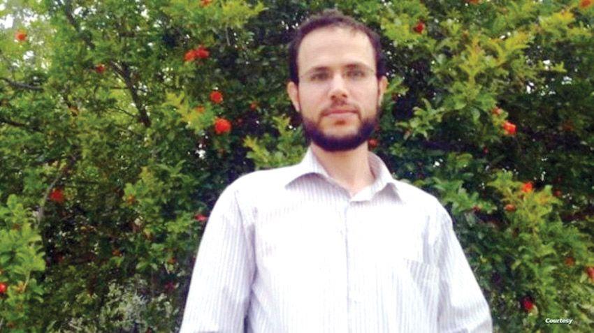 استشهاد الشاعر الفلسطيني رفعت العرعير بضربة إسرائيلية في غزة