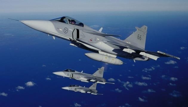 Ukraine, Sweden Discuss Potential Provision Of Gripen Aircraft To UAF