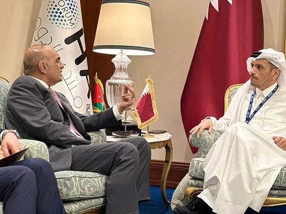 Khasawneh Meets Counterparts, UN Chief At Doha Forum