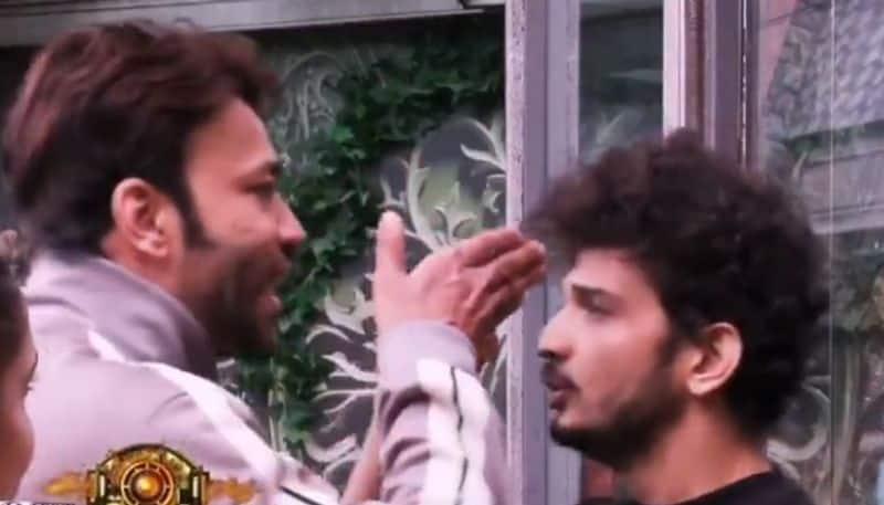 Bigg Boss 17 Update Munawar Faruqui Holds Vicky Jains Collar Shocking