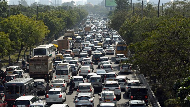 Farmers' Protest: Massive Traffic Jams Halt Traffic On Delhi-Noida ...