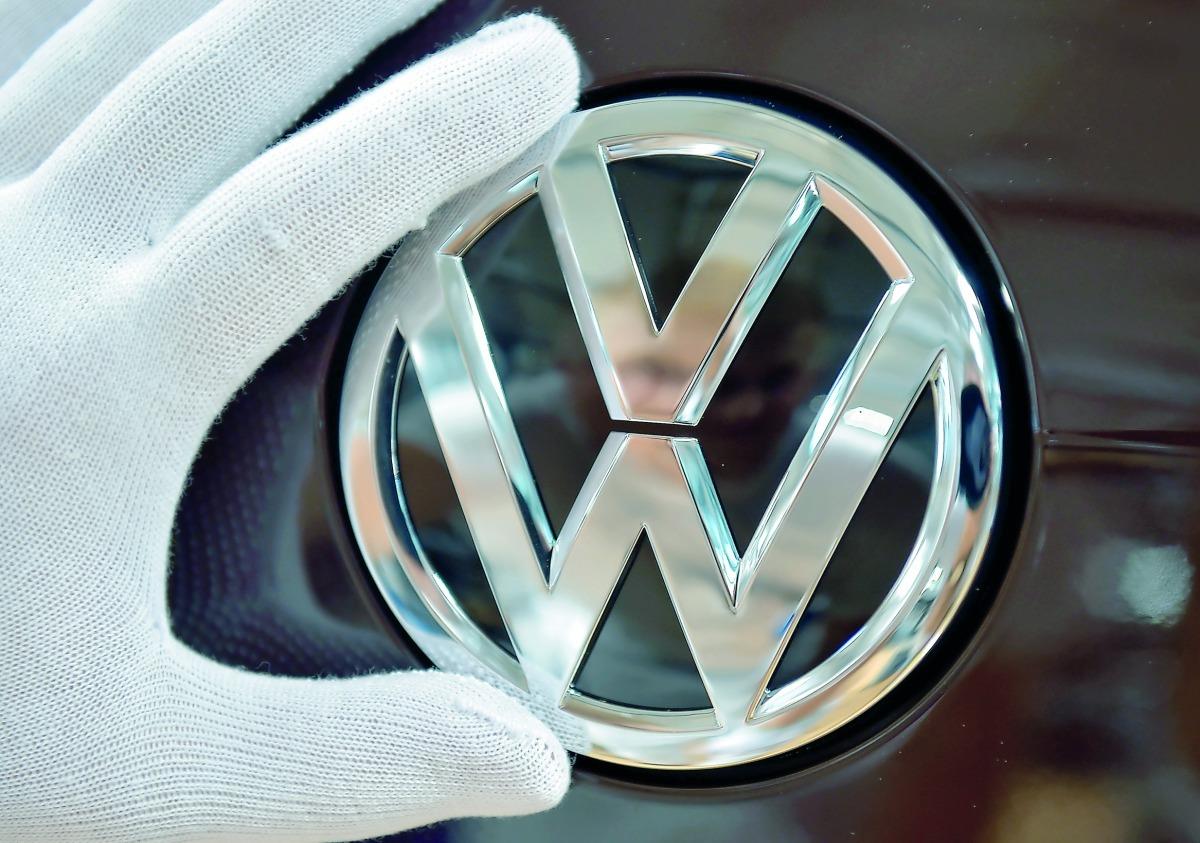 Volkswagen to recall 261,000 cars to fix pump problem that can let fuel  leak and increase fire risk, National