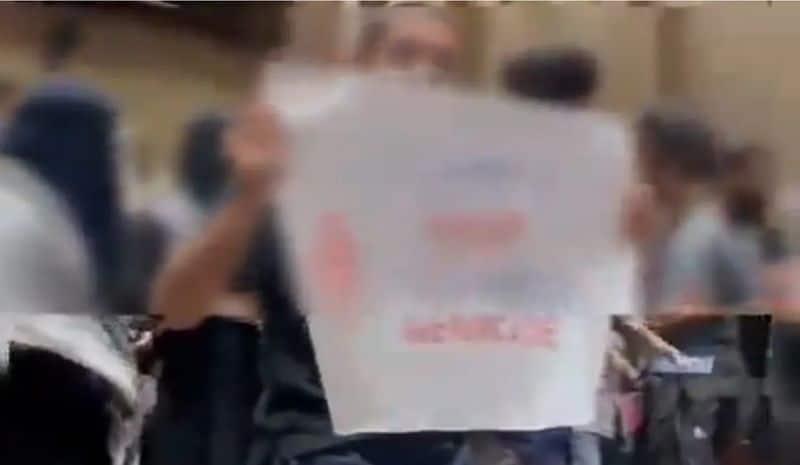 Viral Video: IBA Karachi Students Boycott Coca-Cola Recruitment Drive In Solidarity With Gaza (WATCH) | MENAFN.COM
