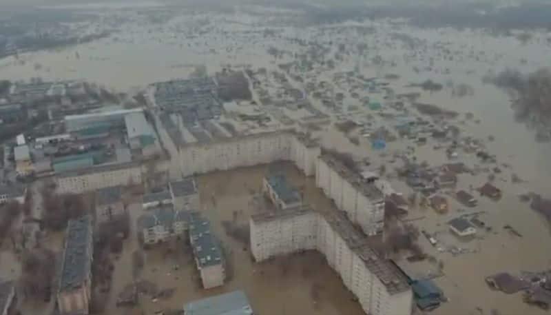 Russia Floods: Over 10,000 Homes Inundated As Melting Snow Swells Ural ...