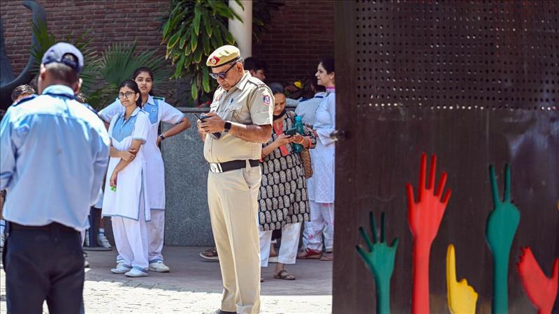 Delhi Schools Bomb Scare: Cops Suspect 'Joint Conspiracy By China, ISI ...