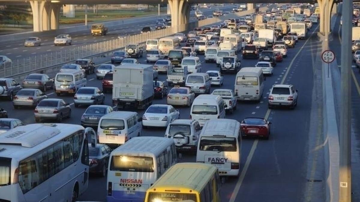 UAE Motorists Alert: 3-Day Traffic Diversion On Emirates Road - Vimarsana News