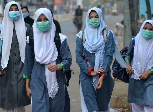 Parents Overburdened By Extra Fees In Peshawar's Private Schools - Vimarsana News
