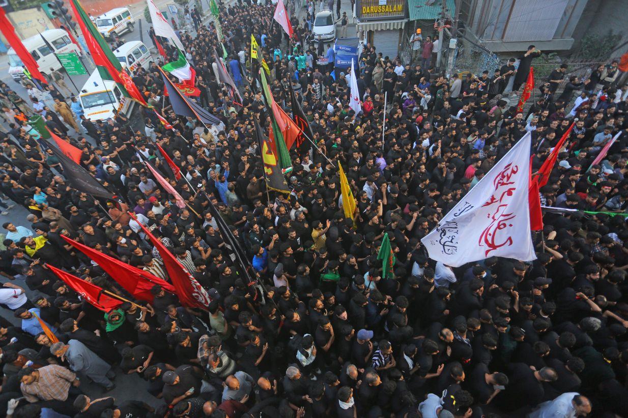 In Photos: Thousands Participate In 8Th Muharram Procession In Srinagar