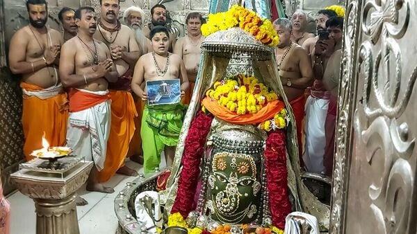 Maha Shivratri 2025: Ujjain's Mahakal Decked Up As Devotees Throng For Darshan Today! MP CM Mohan Yadav To Offer Prayers Maha Shivratri 2025: Ujjain's Mahakal Decked Up As Devotees Throng For Darshan Today! MP CM Mohan Yadav To Offer Prayers