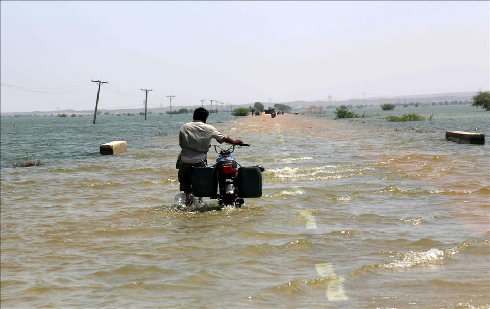 Consecutive El Niños Are Happening More Often And The Result Is More Devastating  New Research A ‘triple-dip’ La Niña influenced severe floods in Pakistan in 2022.
        EPA-EFE/Rehan Khan