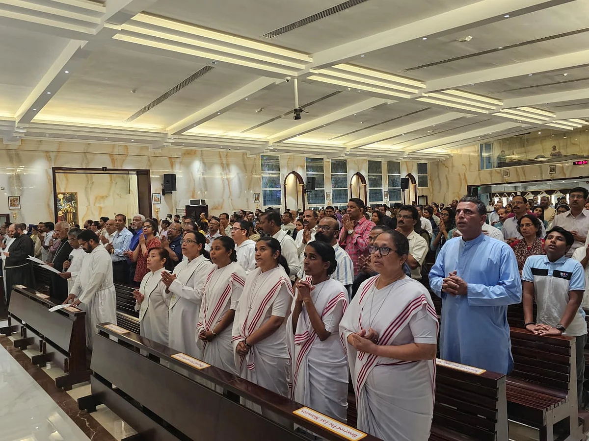 Look: Christians In UAE Leave Offices Early To Offer Prayers For Pope Francis At Sharjah Church Look: Christians In UAE Leave Offices Early To Offer Prayers For Pope Francis At Sharjah Church