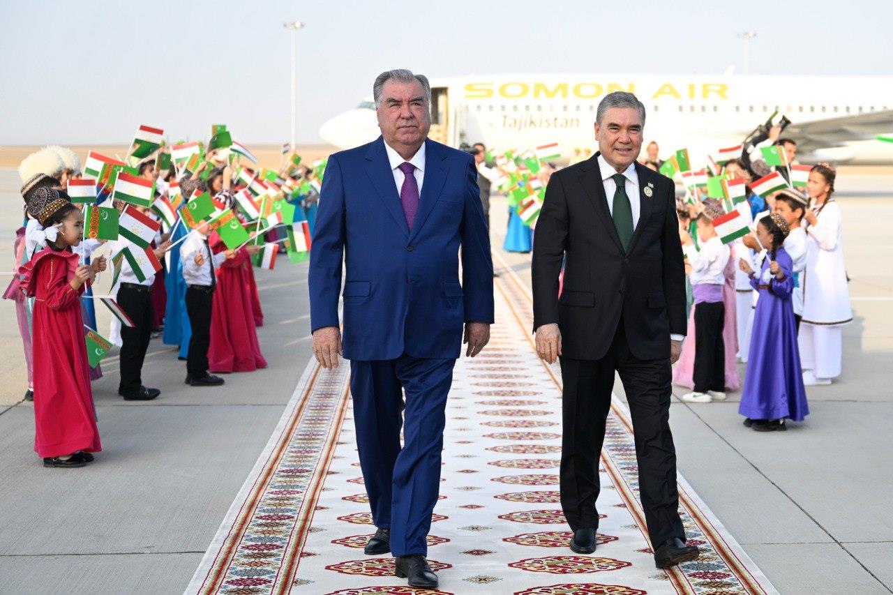 Tajik President Emomali Rahmon Arrives In Turkmenbashi To Attend UN Conference