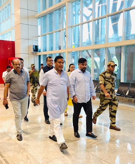 Bad Weather In Guwahati: Assam CM's Flight Among 5 Planes Makes Emergency Landing At Agartala Airport Bad Weather In Guwahati: Assam CM's Flight Among 5 Planes Makes Emergency Landing At Agartala Airport