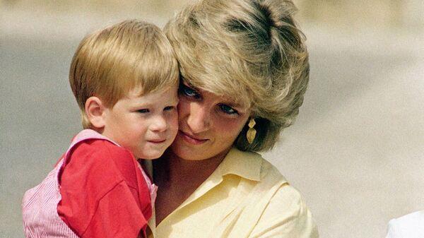 Prince Harry And Meghan Markle In Talks To Produce Princess Diana Documentary For Netflix: Report