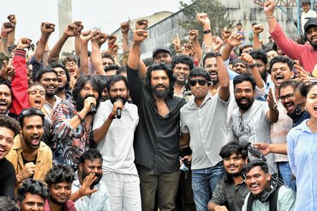 Ram Charan's 'Peddi' Unit Begins Filming Grand Song With 1000 Dancers Ram Charan's 'Peddi' Unit Begins Filming Grand Song With 1000 Dancers