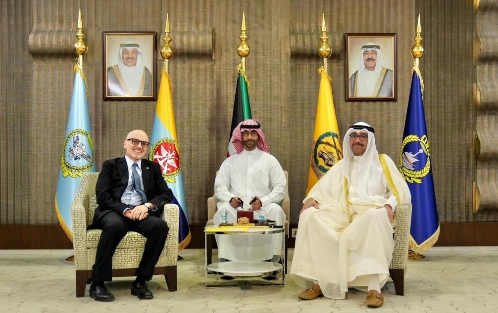 Kuwait, Italy Discuss Defense Ties Kuwait, Italy Discuss Defense Ties