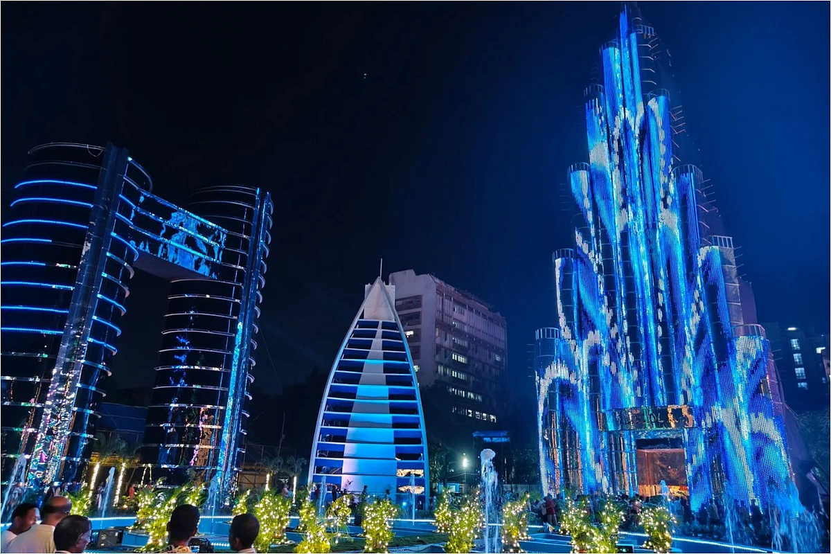 Look: 42-Metre Burj Khalifa, Dubai Frame Steal The Show At Kolkata Festival  Look: 42-Metre Burj Khalifa, Dubai Frame Steal The Show At Kolkata Festival