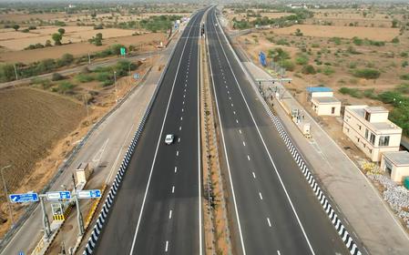 Centre To Install QR Code Sign Boards On National Highways For Ease Of Commuting Centre To Install QR Code Sign Boards On National Highways For Ease Of Commuting