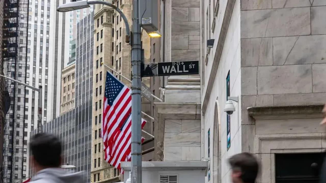 Dow Futures Edge Lower Amid Simmering US-China Trade Tensions: TSLA, IBM, IONQ, RGTI Among Stocks To Watch Dow Futures Edge Lower Amid Simmering US-China Trade Tensions: TSLA, IBM, IONQ, RGTI Among Stocks To Watch