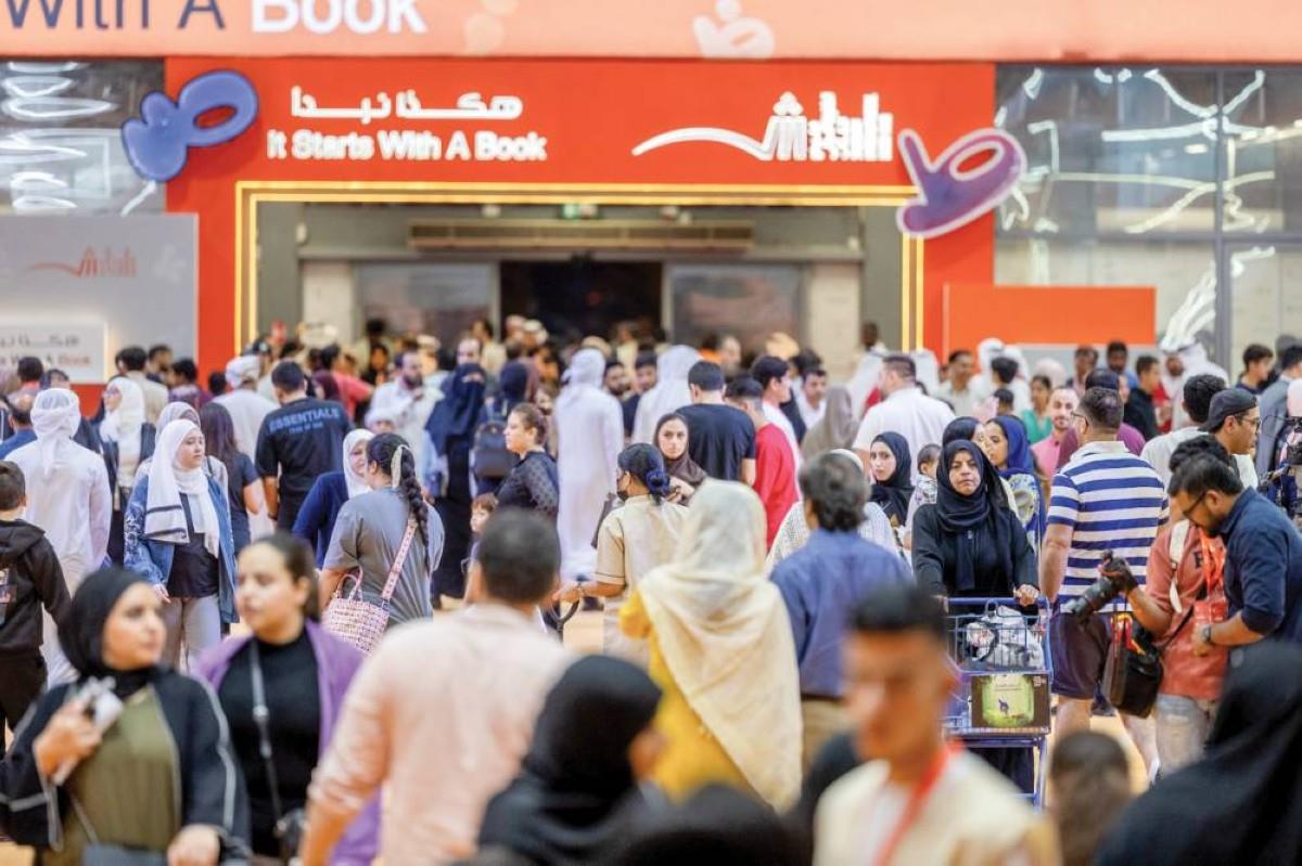 أمسيات شعرية بـ 8 لغات في "الشارقة للكتاب" أمسيات شعرية بـ 8 لغات في "الشارقة للكتاب"