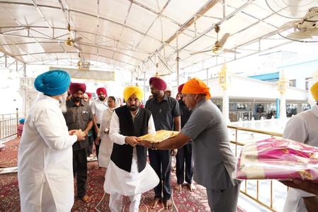 Month-Long Events Dedicated To Guru Teg Bahadur To Commence From Delhi Tomorrow Month-Long Events Dedicated To Guru Teg Bahadur To Commence From Delhi Tomorrow