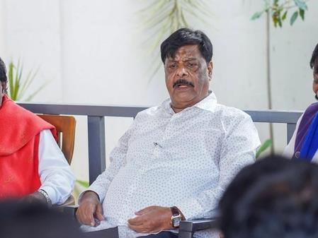 Leadership Row: No One Indispensable For Congress, Says K'taka Minister Mahadevappa Leadership Row: No One Indispensable For Congress, Says K'taka Minister Mahadevappa