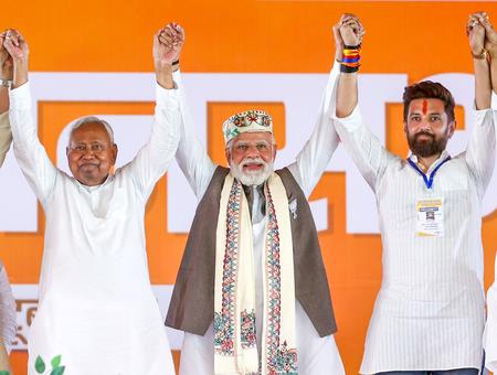 'All Is Well In NDA' Reflects In PM Modi's Campaign Launch For Bihar Polls 'All Is Well In NDA' Reflects In PM Modi's Campaign Launch For Bihar Polls