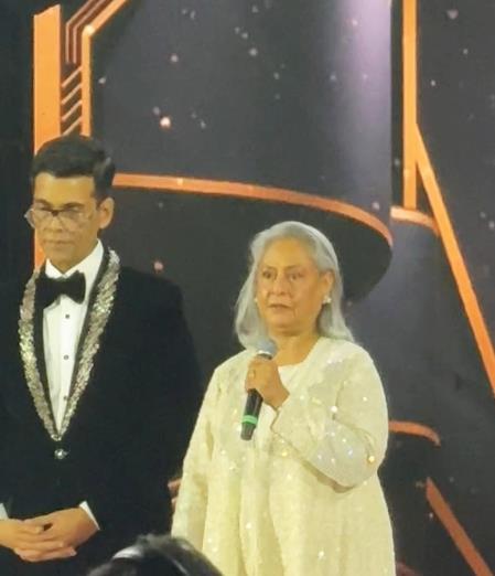 Jaya Bachchan Has A Very Warm Heart: Karan Johar Urges Paparazzi To Take Note Jaya Bachchan Has A Very Warm Heart: Karan Johar Urges Paparazzi To Take Note