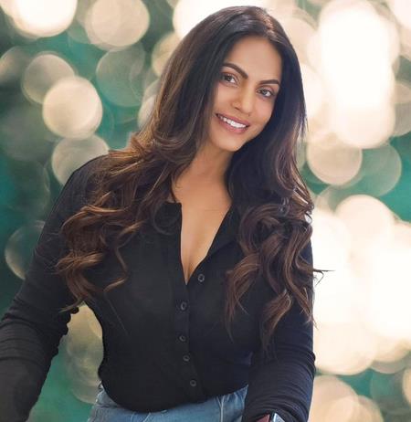 Neetu Chandra Reacts To PM Modi's Appreciation Of Her Song Crooned By Legend Of Bihar, Sharda Sinha Neetu Chandra Reacts To PM Modi's Appreciation Of Her Song Crooned By Legend Of Bihar, Sharda Sinha