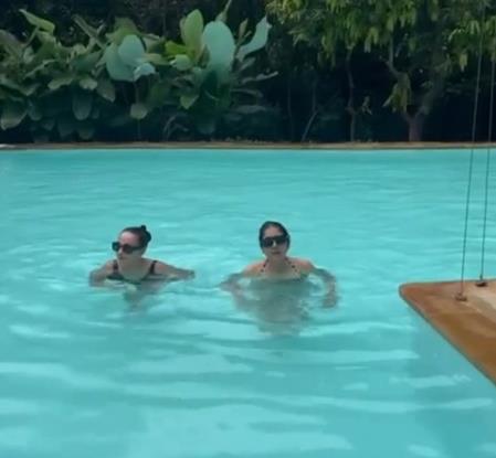 Neena Gupta Finds A Swimming Partner In Soni Razdan Neena Gupta Finds A Swimming Partner In Soni Razdan