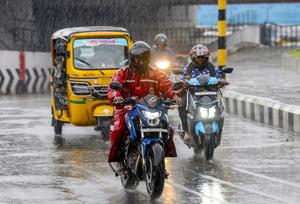 Cyclone Montha: Orange Alert In 4 TN Districts    Chennai Braces For Heavy Rain Cyclone Montha: Orange Alert In 4 TN Districts    Chennai Braces For Heavy Rain
