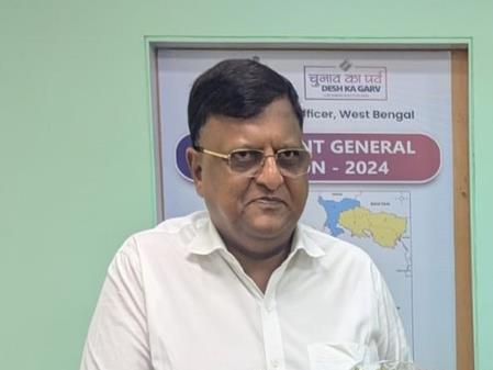 West Bengal CEO Seeks Report On 'Inclusion' Of Trinamool Office Bearer In Blos List West Bengal CEO Seeks Report On 'Inclusion' Of Trinamool Office Bearer In Blos List