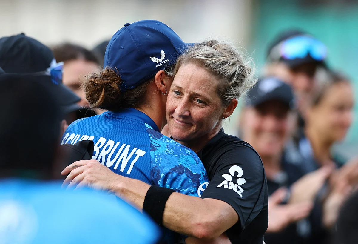 New Zealand Captain Devine Ends 19-Year ODI Career New Zealand Captain Devine Ends 19-Year ODI Career
