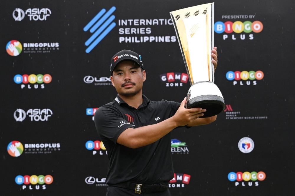 Roars, Tears As Local Hero Tabuena Wins International Series Philippines Roars, Tears As Local Hero Tabuena Wins International Series Philippines