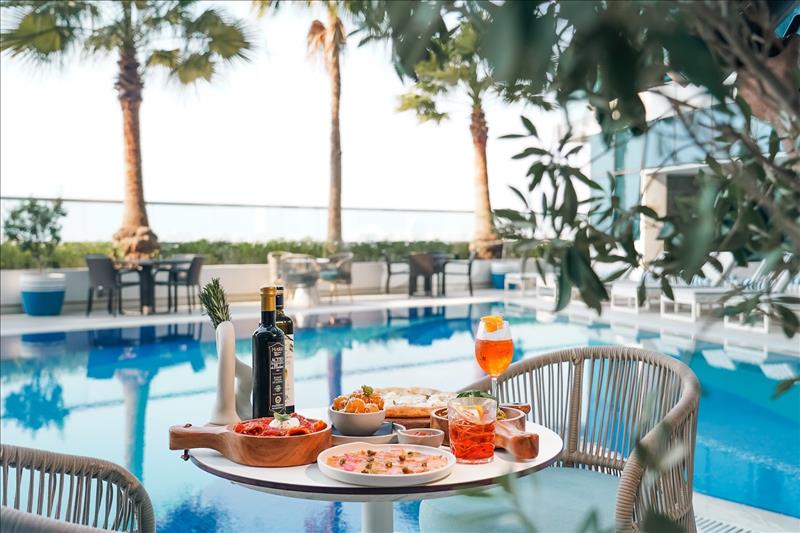 Novotel Dubai Al Barsha Unveils “Sip & Dip” at Deck Se7en – A Rooftop Italian Escape This Winter Novotel Dubai Al Barsha Unveils “Sip & Dip” at Deck Se7en – A Rooftop Italian Escape This Winter