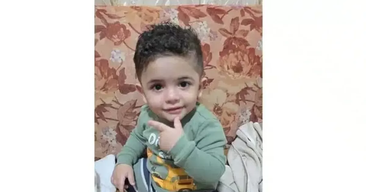 والد الطفل عمر: لا علاقة لذبابة النمر الأسود بوفاة ابني والد الطفل عمر: لا علاقة لذبابة النمر الأسود بوفاة ابني