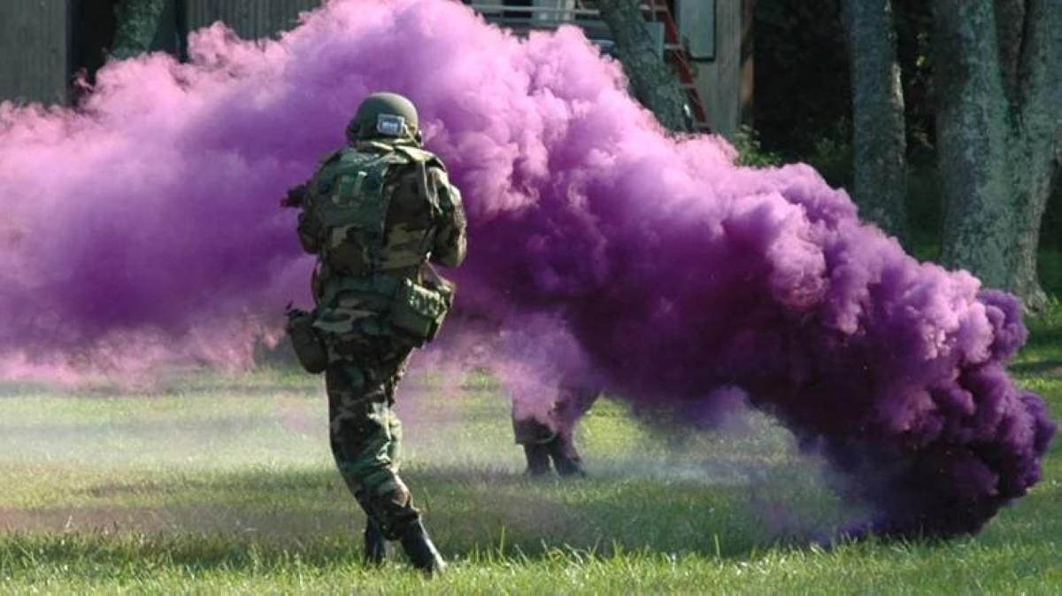 أسلحة مسكّرة.. لهذا السبب الجيش الأمريكي يستخدم السكر في القنابل أسلحة مسكّرة.. لهذا السبب الجيش الأمريكي يستخدم السكر في القنابل