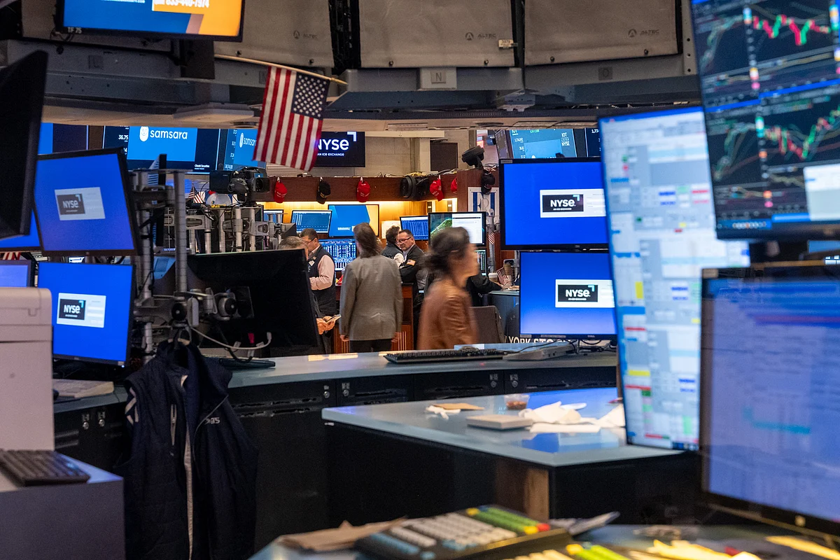 Buybacks Take Backseat As AI Drives Record US Capex Spending  Buybacks Take Backseat As AI Drives Record US Capex Spending